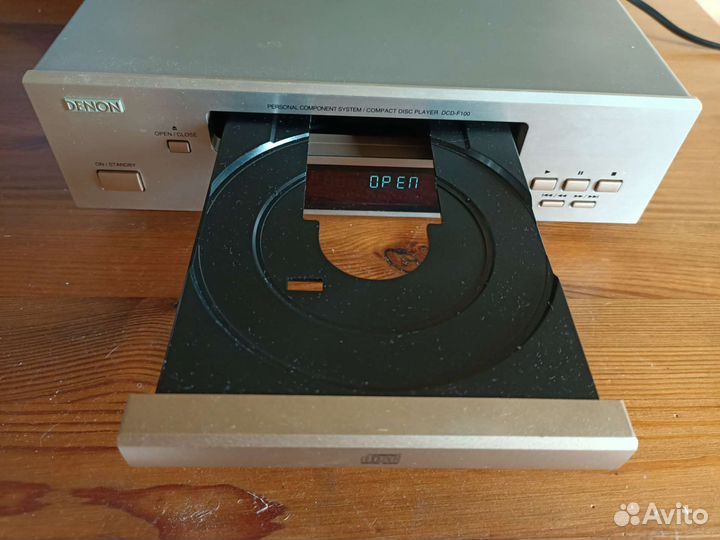 CD проигрыватель Denon DCD-F100