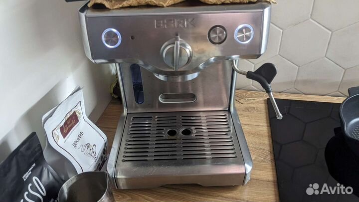 Кофеварка рожковая bork c800 б/у