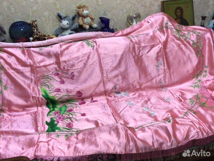 Покрывало шелковое с вышивкой