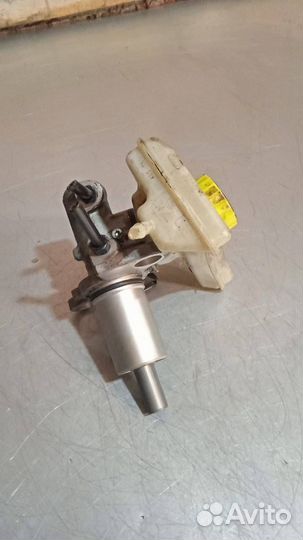 Главный тормозной цилиндр Volkswagen Passat B5 C5