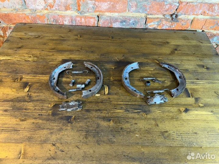 Колодки стояночного тормоза Bmw X1 E84 N20B20 2012