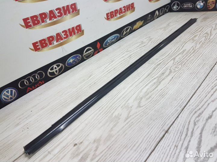 Молдинг стекла передний левый Kia Rio DC 2001