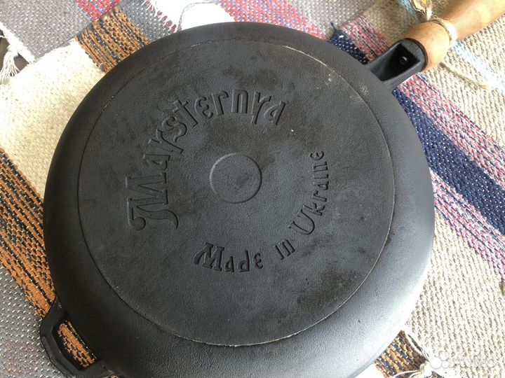 Сковорода чугунная блинница 220х25 Mayesternya