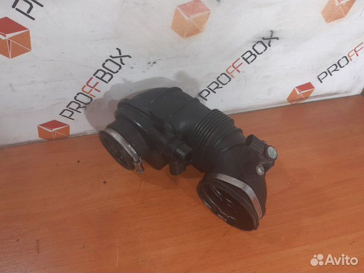 Патрубок воздушного фильтра Mercedes C-Class W204