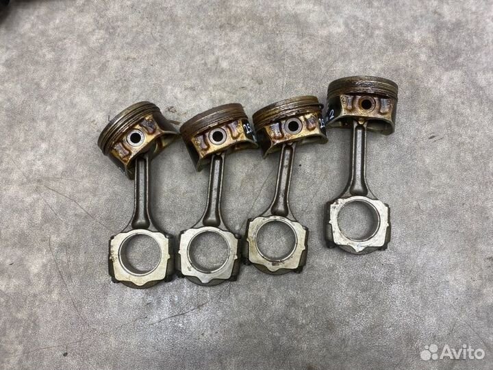 Поршень с шатуном Лада Ларгус 1 1.6 K7M (84) 2014