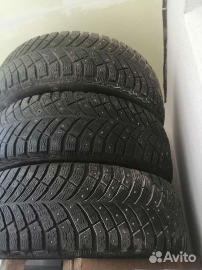 Michelin X-Ice 215/65 R16