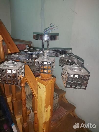 Люстра металлическая