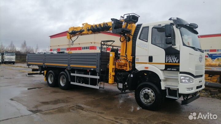 Бортовой грузовик СПМ на FAW J6P с КМУ Soosan, 2025