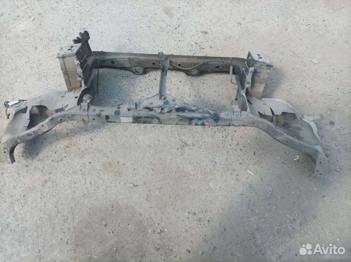 Панель передний Toyota Crown Majesta