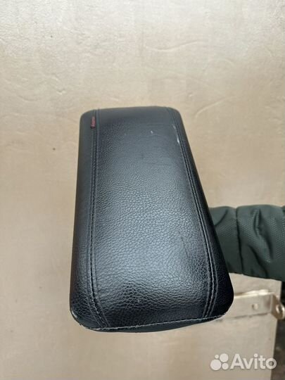 Подлокотник на renault duster