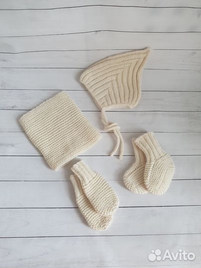 Вязаный комплект для младенцев ручная работа