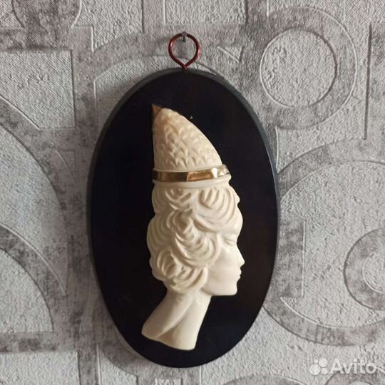 Панно, картина из бивня Африканка