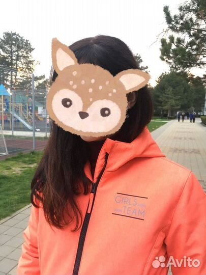 Демисезонная спортивная куртка 42-44