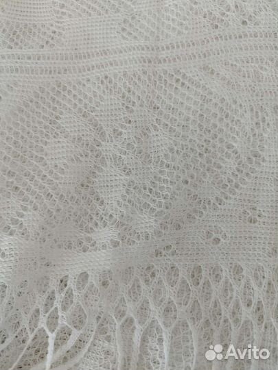 Нити на двери