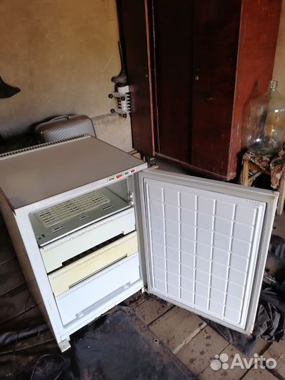 Морозильная камера бирюса 14