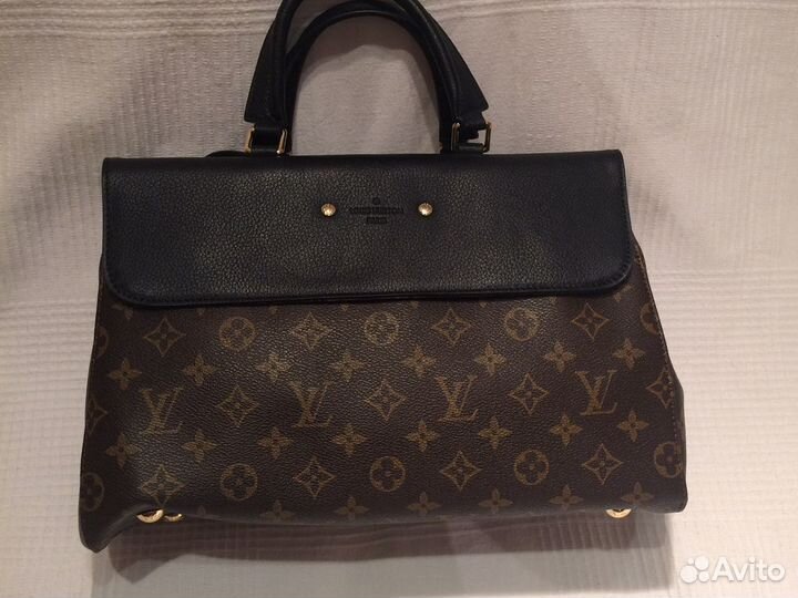 Кожаная сумка Louis Vuitton