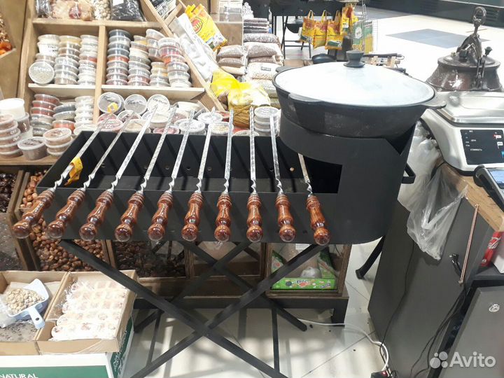 Мангал с чугунной казаном