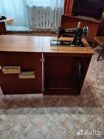 Швейная машинка Подольская ножная