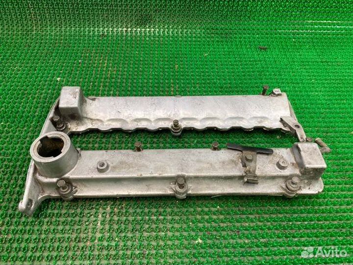 Крышка головки блока цилиндров Mitsubishi Carisma