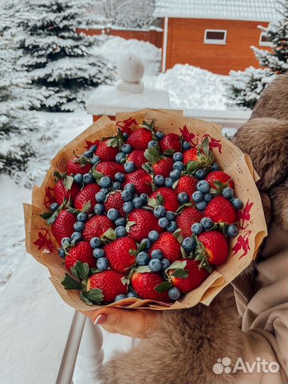 Букеты из фруктов и ягод