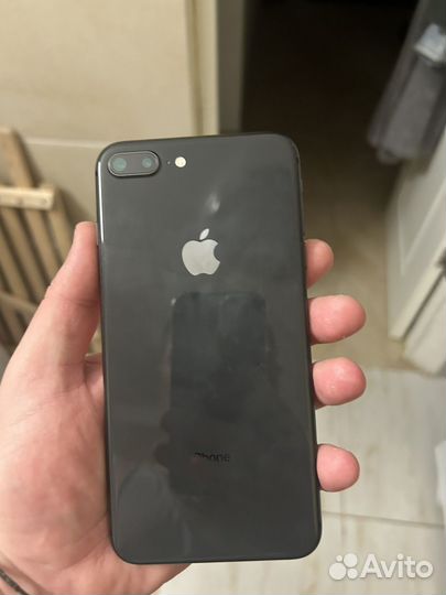 iPhone 8 Plus, 64 ГБ
