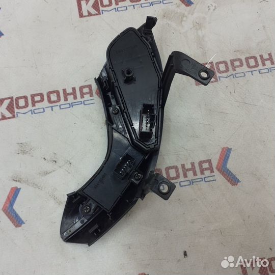 Блок кнопок на руле правый hyundai elantra MD 201