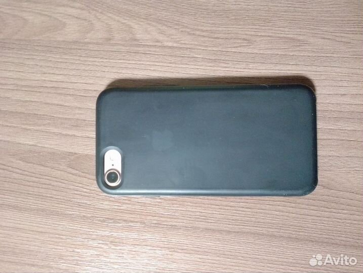 Телефон iPhone 7