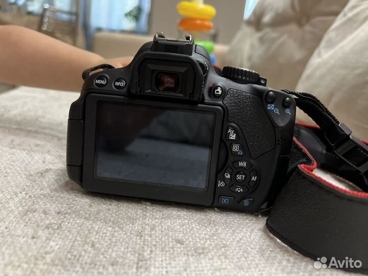 Зеркальный фотоаппарат