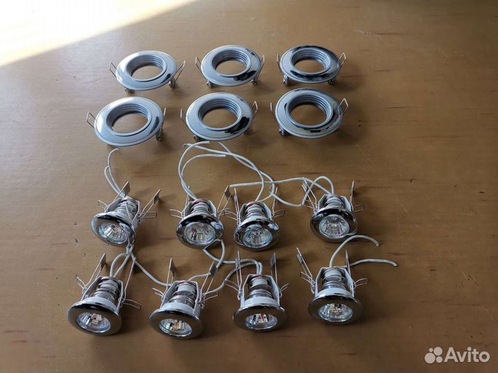 Потолочный встраеваемый светильник