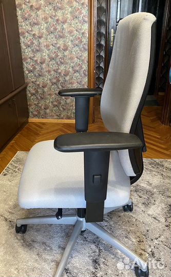 Компьютерное кресло