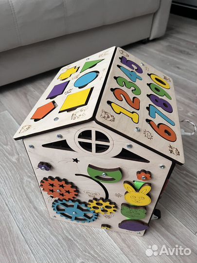 Бизиборд домик