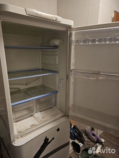 Холодильник бу indesit