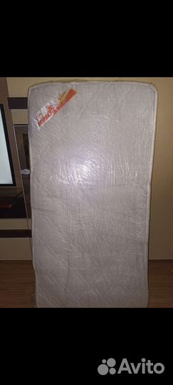 Кроватка с матрасом