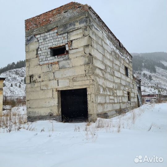 Здание под разбор на стройматериалы