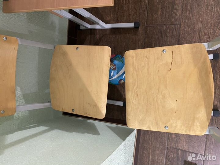 Парта и стул ученические