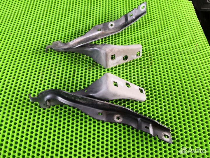 Петля капота Пежо 308