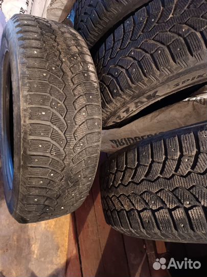 Bridgestone Blizzak Ice 225/65 R17