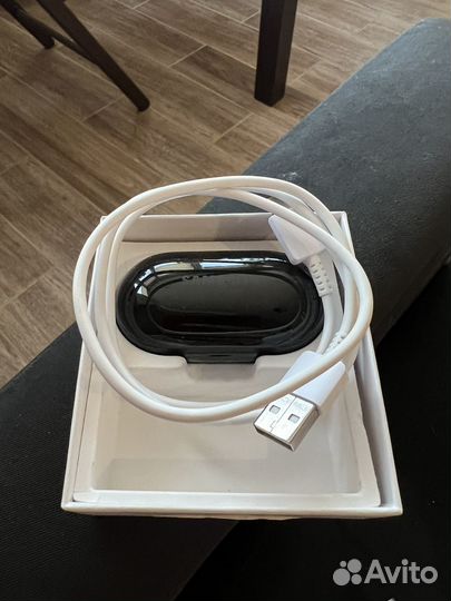 Беспроводные наушники samsung buds