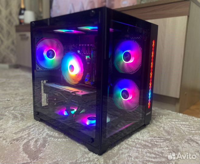 Мощный игровой компьютер Кубик