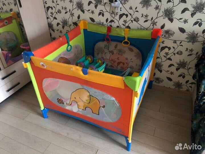 Манеж домик