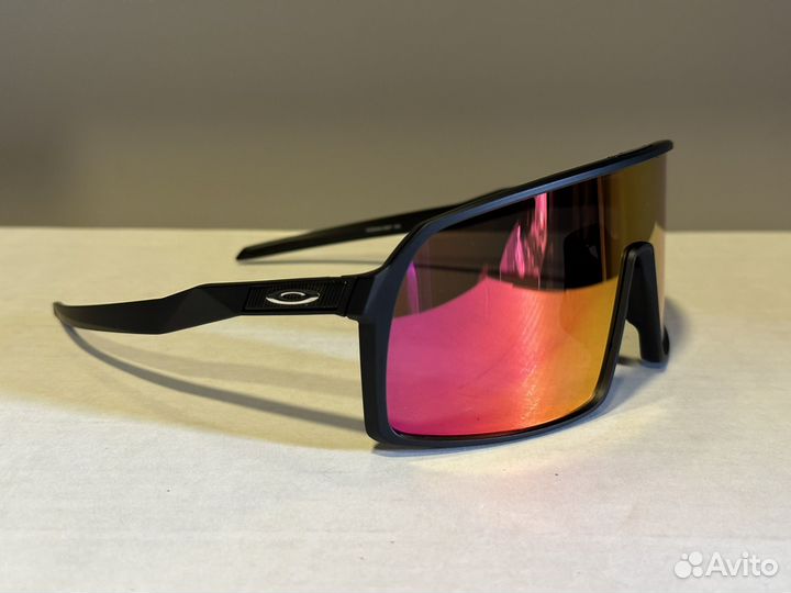 Солнцезащитные очки oakley sutro