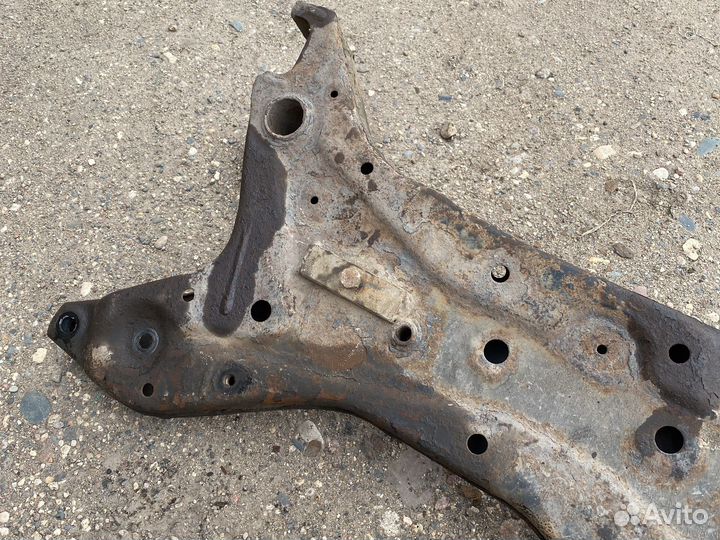 Подрамник mitsubishi lancer 10 передний