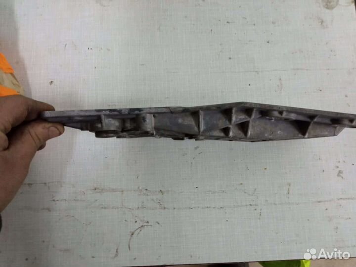 Крышка переднего моста Шевроле нива