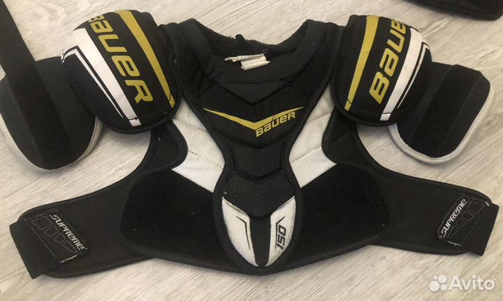 Нагрудник хоккейный bauer supreme 150, размер S