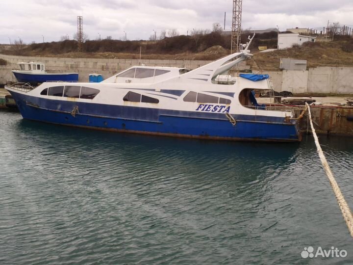 Прогулочное судно