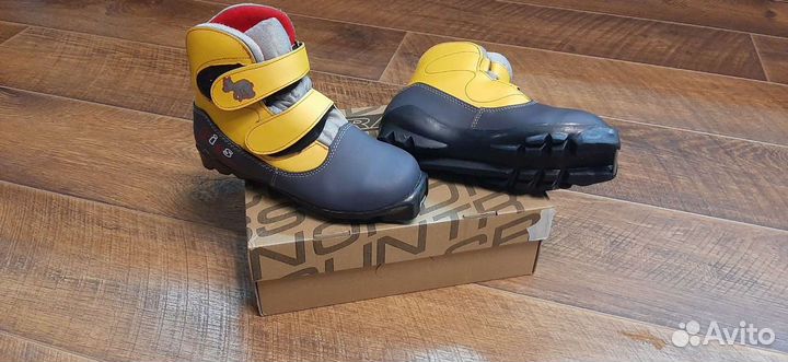 Детские лыжные ботинки