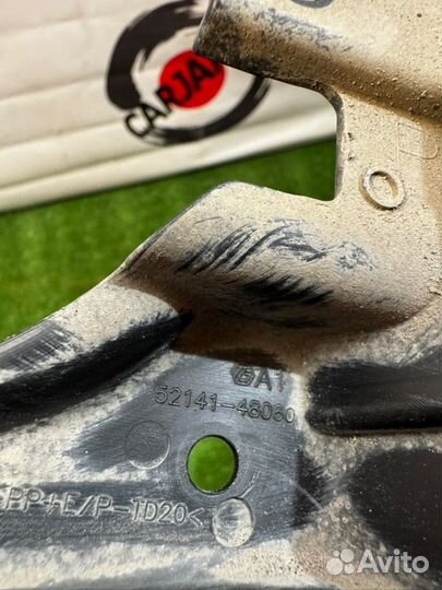 Крепление туманки переднее правое Lexus Rx300