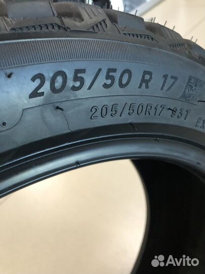 Michelin X-Ice North 4 205/50 R17 93T