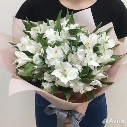 Букет из белых альстромерий 43 шт