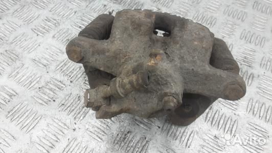 Суппорт тормозной задний левый land rover discover